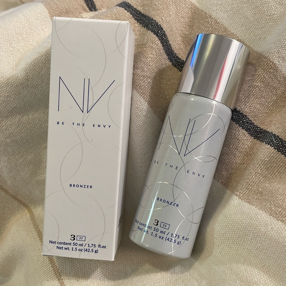 NV Be The Envy Fine Mist Bronzer Buildable Coverage Professional Airbrush